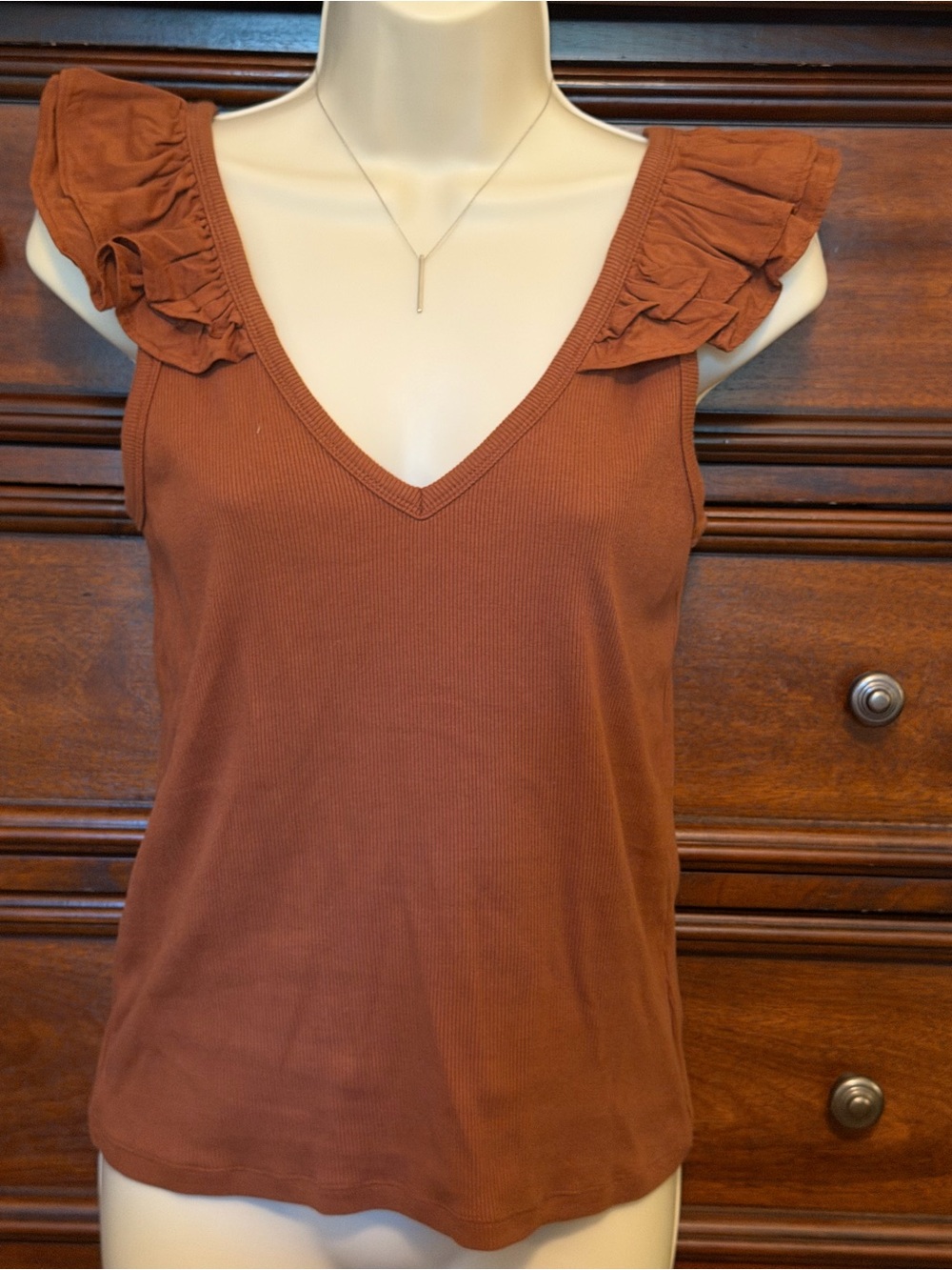 Old Navy Ruffled Sleeve V-Neck Tank Top Sz Medium